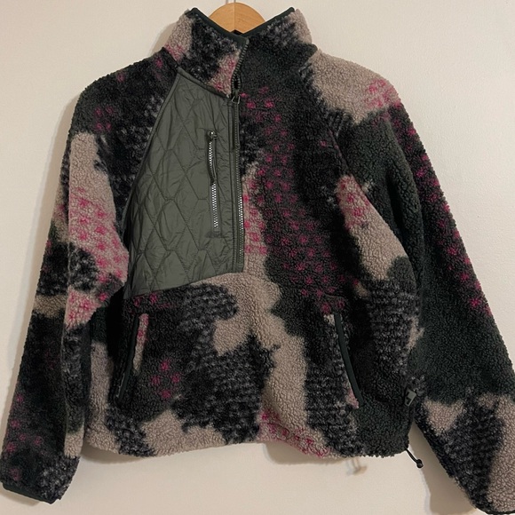 JoyLab Tops - Joy Lab Women's Tan, Camouflage Pink Mock Neck Sherpa Fleece Jacket  Size M